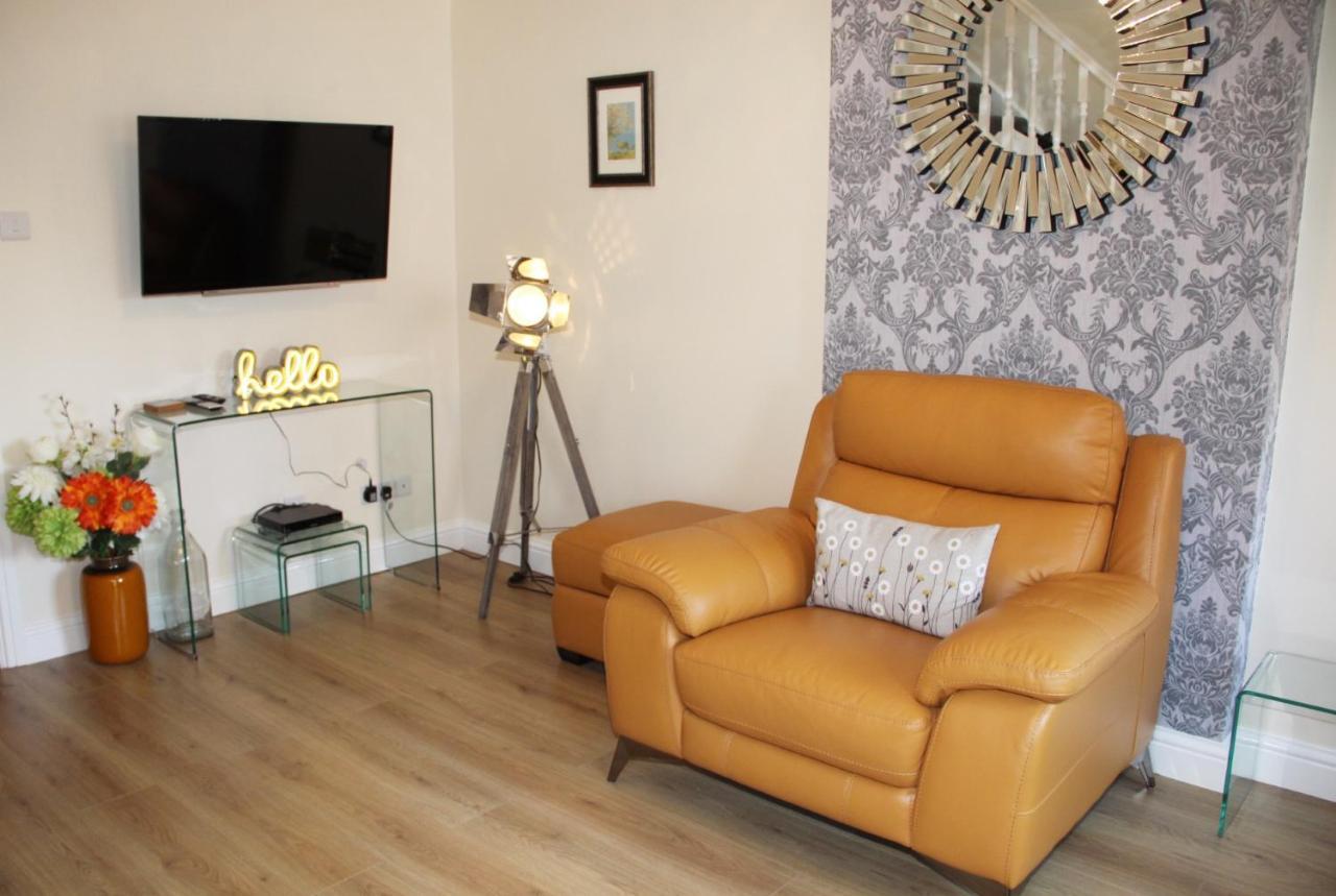 City Centre Town House With Riverside Views And Free Parking 1Bak York Extérieur photo